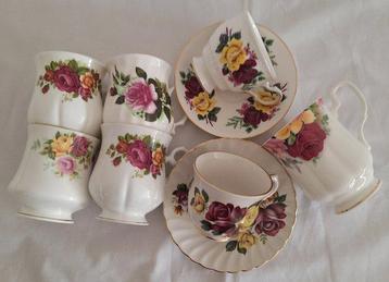 Tasse et soucoupe (9) - Rose Garden, Queen Anne - porcelaine