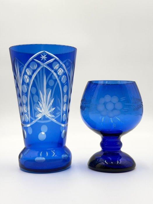 Vaas (2) - Kristal - Met de hand gesneden Bohemian, Antiquités & Art, Curiosités & Brocante