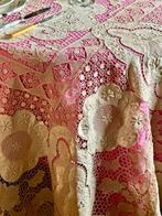 Oud kanten mantel uit Burano, prachtig handwerk. -
