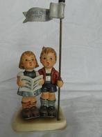 Goebel - M.I Hummel - Figurine - 790 Tmk7 - Celebrate With