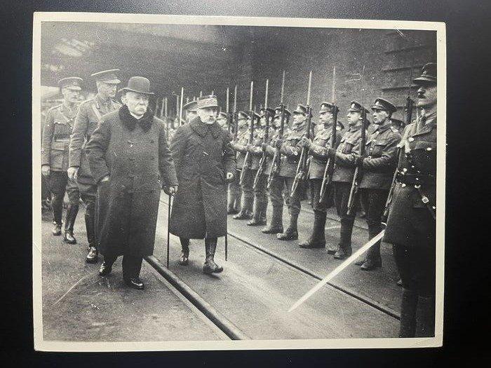 National Archives/ Central News Service - National Archives, Antiquités & Art, Art | Objets design