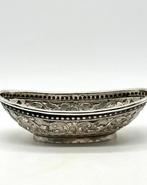 No reserve-Stevige antieke Balinese zilveren Offerschaal met, Antiek en Kunst