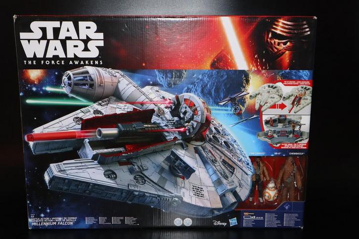 Star Wars The Force Awakens Battle Action Millennium Falcon, Verzamelen, Star Wars, Verzenden