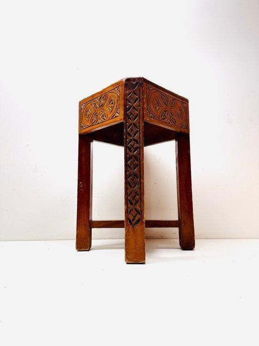 Kruk - Marokkaanse houten kruk met houtsnijwerk en lederen, Antiek en Kunst, Kunst | Niet-Westerse kunst