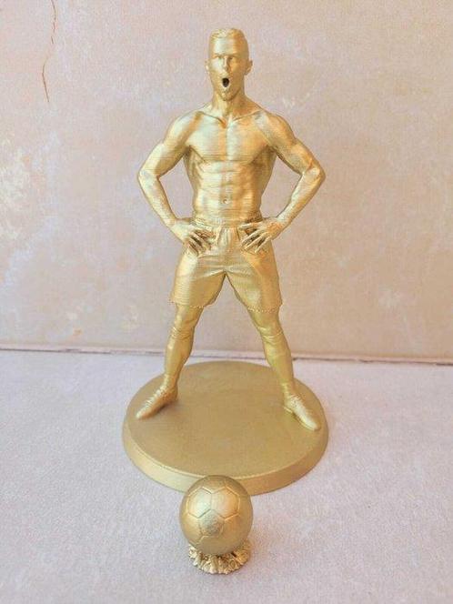 Museo CR7 - Ballon dOr avec certificat + Figurine CR7 +, Verzamelen, Overige Verzamelen