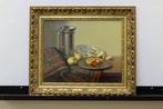 E.P Moleveld (1946-) - Stilleven met kan en fruit., Antiek en Kunst
