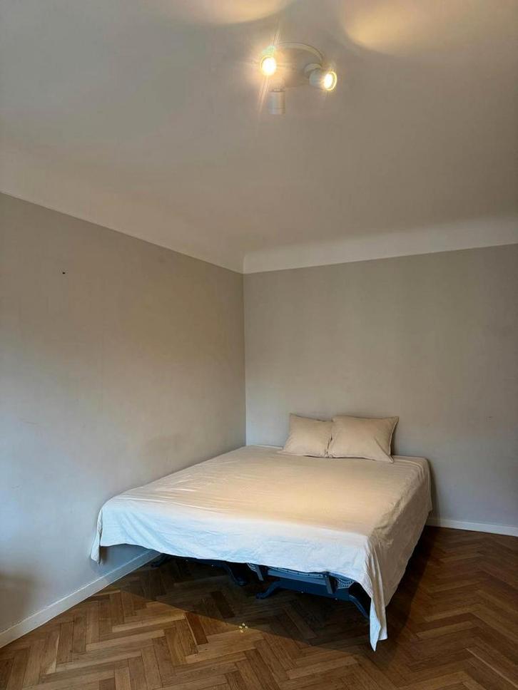 Appartement en Avenue de Stalingrad, Brussels, Immo, Appartements & Studios à louer, 20 à 35 m², Bruxelles