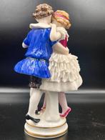 Porzellanfabrik E.&A. Müller - Beeldje - Couple de jeunes