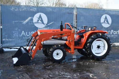 Dicht vrijwilliger opschorten ② Veiling: Tractor met voorlader Kubota B1902 Diesel Nieuw — Landbouw |  Tractoren — 2dehands