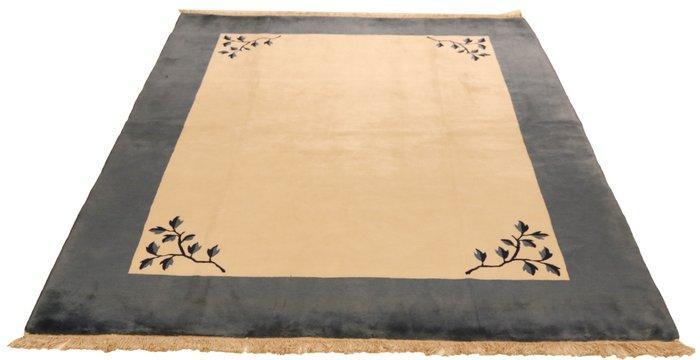China - Vloerkleed - 240 cm - 170 cm, Huis en Inrichting, Stoffering | Tapijten en Vloerkleden