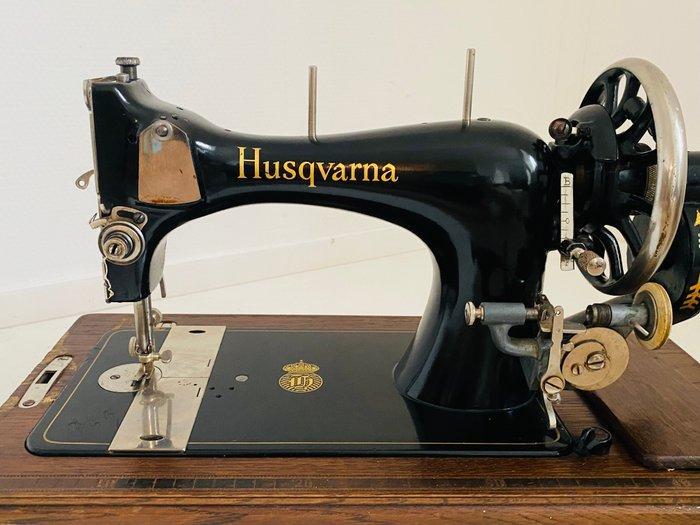 Husqvarna Naaimachine - Hout, IJzer, Antiek en Kunst, Kunst | Designobjecten