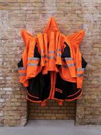 Ai Weiwei (1957) - sculptuur, Safety Jackets Zipped the