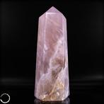 Elegante rozenkwarts-obelisk – Tijdloze schoonheid in