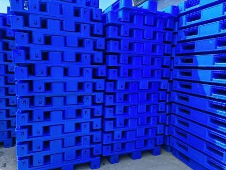 Blauwe kunststof paletten ( Tonnen,Vaten,Ibc containers ), Tuin en Terras, Regentonnen, Zo goed als nieuw, Kunststof, Ophalen
