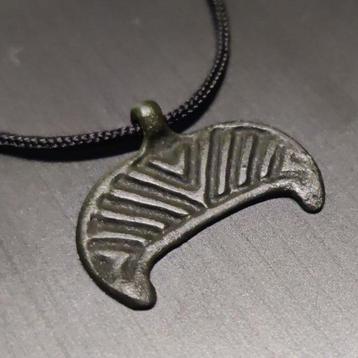 Époque Viking Bronze Belle amulette viking antique de Lunula