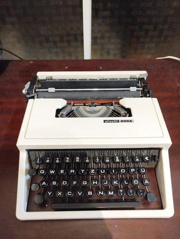 Ettore Sottsass - Olivetti, Dora - Schrijfmachine -