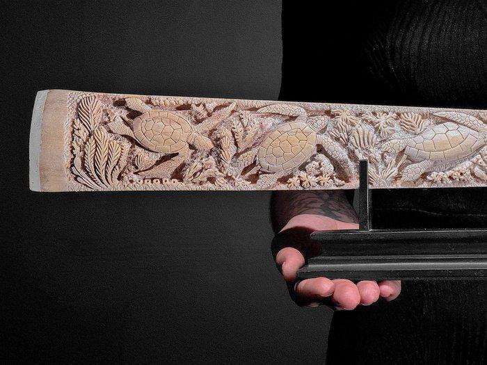 GEEN RESERVEPRIJS - Groot gesneden zwaardvisrostrum -, Antiek en Kunst, Kunst | Designobjecten