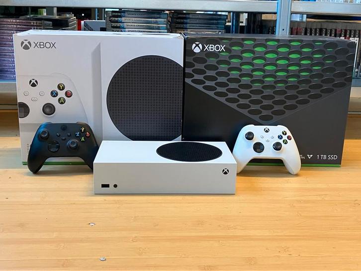 Xbox Series S of X Console met of zonder Controller vanaf, Games en Spelcomputers, Spelcomputers | Xbox Series X en S, Zo goed als nieuw