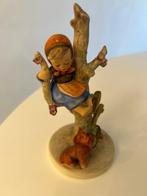 Goebel - Beeld, Goebel hummel out of danger - TMK3 - 17 cm