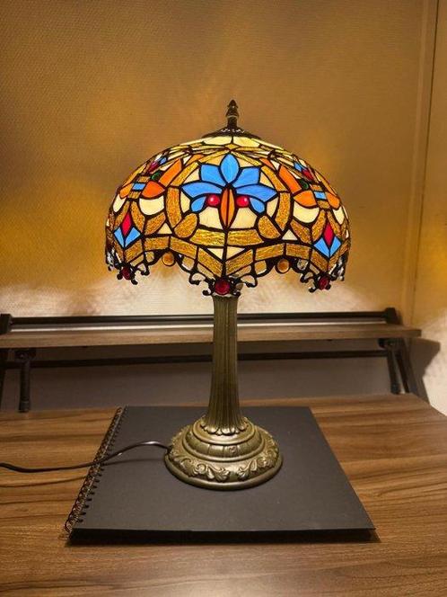 Tafellamp - Glas-in-lood - Tiffany Tafellamp, Antiek en Kunst, Kunst | Designobjecten