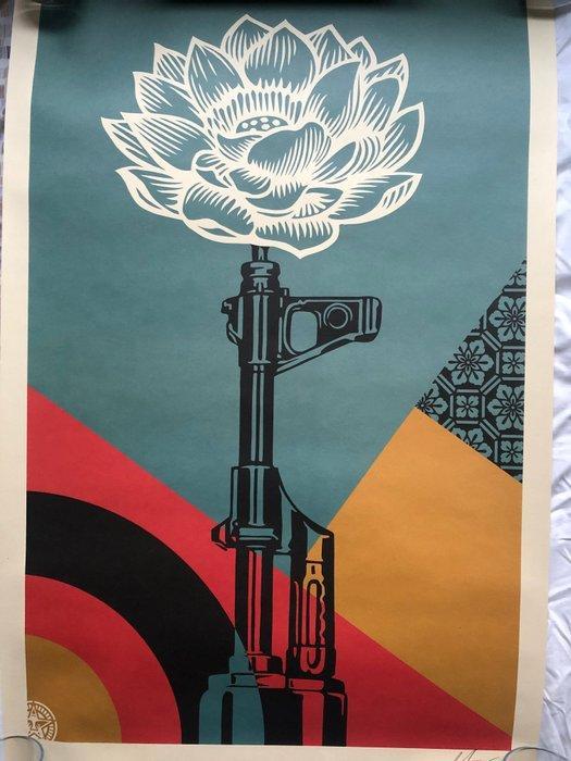 Shepard Fairey (OBEY) (1970) - AK-47 Lotus, Antiquités & Art, Art | Objets design