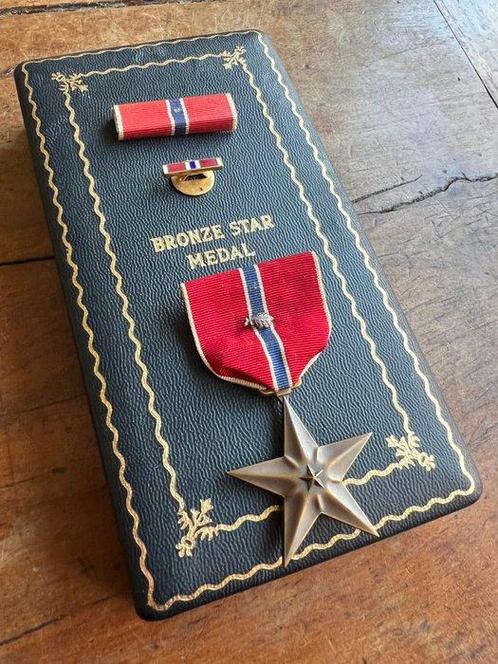 Médaille - US WW2 Bronze Star in orig box + lapel pin + bar, Verzamelen, Militaria | Tweede Wereldoorlog