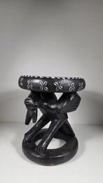 Houten krukje met cauris en munteenheden - Bamileke -, Antiek en Kunst