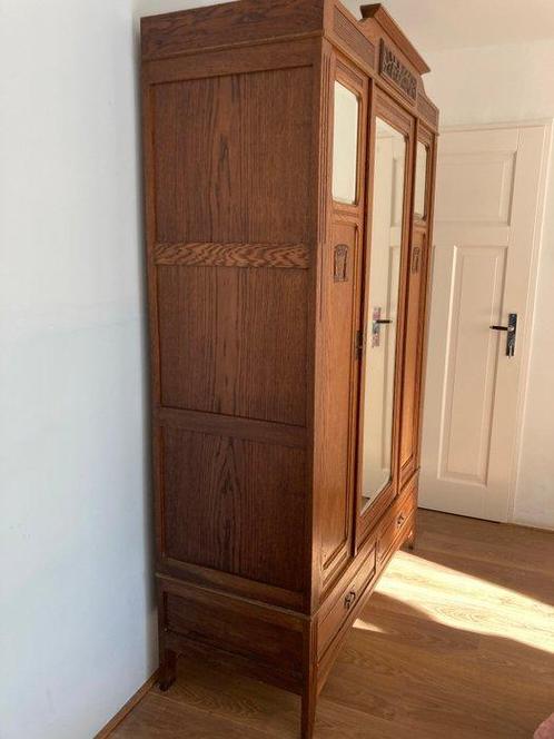 Kast - Eik - Art Nouveau Linnenkast, Antiek en Kunst, Kunst | Designobjecten