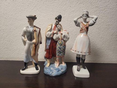 Figurine (3) - Hollohaza, Aquincum - Porcelaine - 1950-1960, Antiek en Kunst, Antiek | Glaswerk en Kristal