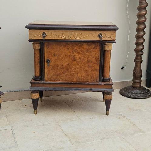 Table de chevet - Bois, Laiton, Verre - Deux tables de nuit, Antiek en Kunst, Curiosa en Brocante
