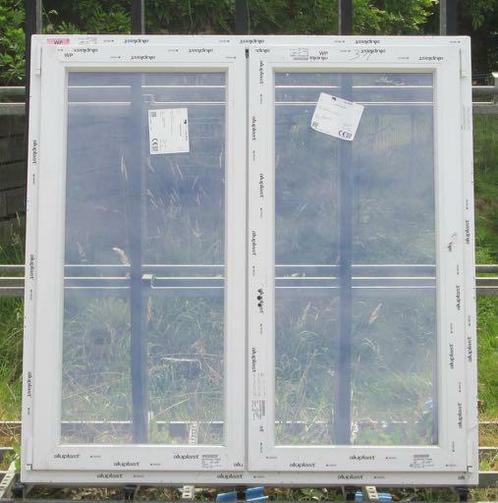 pvc raam , chassis van 137 x 139  wit / kwartsgrijs, Doe-het-zelf en Bouw, Raamkozijnen en Schuifdeuren, Nieuw