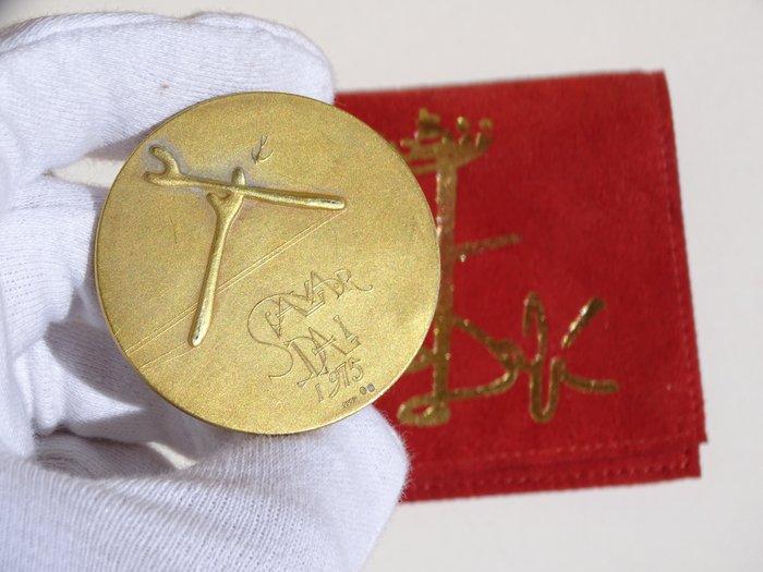 Salvador Dali (1904-1989) - sculptuur, Snail Girl- medallion, Antiquités & Art, Antiquités | Autres Antiquités