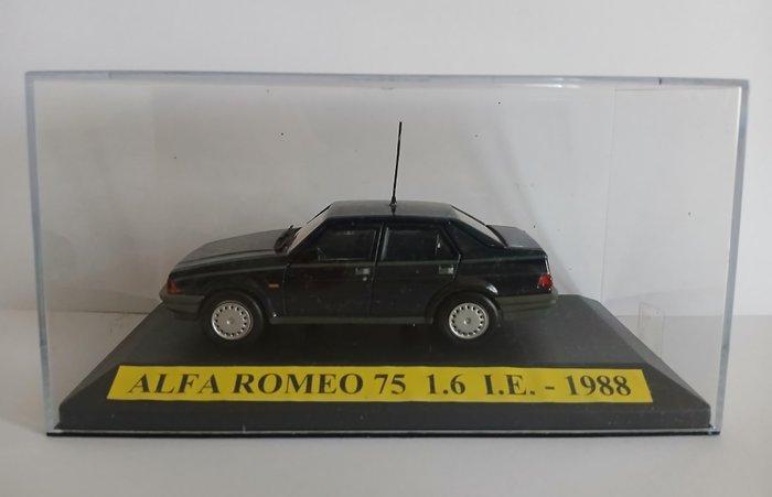 De Agostini 1:43 - Modelauto (14) - 14 Auto Carabinieri, Hobby en Vrije tijd, Modelauto's | 1:5 tot 1:12