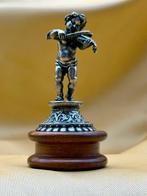 sculptuur, Solid 800 silver sculpture — musical putto with, Antiek en Kunst