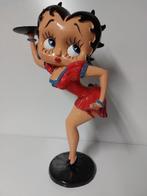 Beeld, 52 cm high statue of Betty Boob in red dress - 52 cm