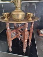 Messing koffieset op een inklapbare tafel. - Messing -