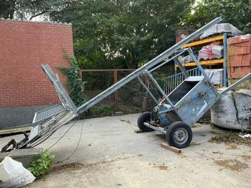1990 Bouwlift gegalvaniseerd staal 10M beschikbaar voor biedingen