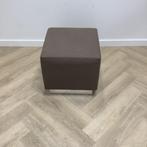 Tweedehands poef (hxbxd) 50x49x49 cm, bruine stoffering, Huis en Inrichting, Stoelen, Gebruikt, Bruin, Eén