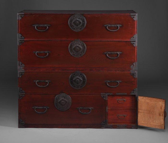Soma ishô’dansu kledingkast (kast met lades) - Hout, Metaal,, Antiek en Kunst, Antiek | Overige Antiek