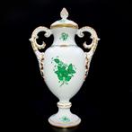 Herend - Artwork Amphora Vase with Lid - Chinese Bouquet, Antiek en Kunst