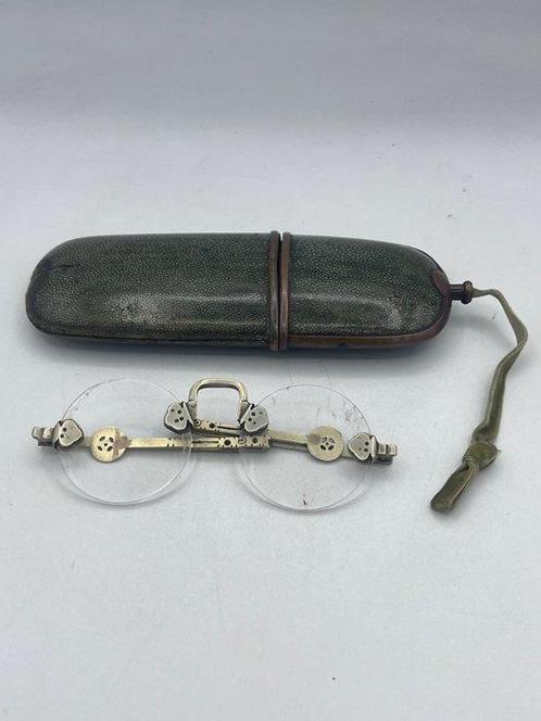 Lunettes anciennes avec étui en cuir de galuchat - Chine -, Antiek en Kunst, Antiek | Overige Antiek