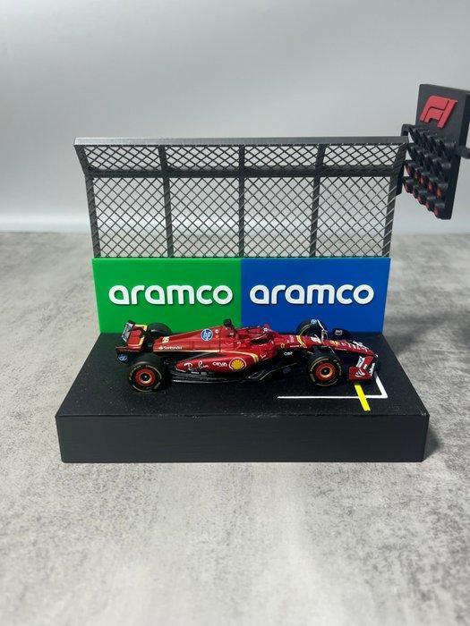 Ferrari and aramco - POS (reclameobject voor verkooppunt), Hobby en Vrije tijd, Modelauto's | 1:5 tot 1:12