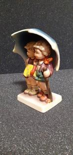 Goebel - Beeldje - Hummel Nr 71 2/0  Stormy Weather  -, Antiek en Kunst