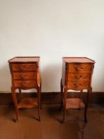 Nachtkastje (2) - Knoesthout