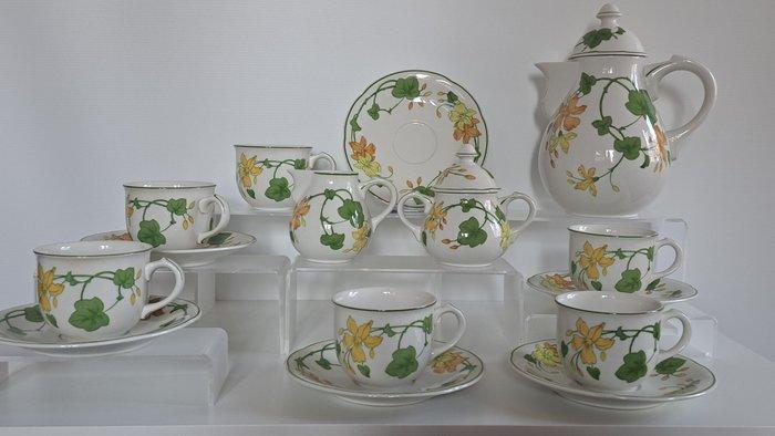 Villeroy & Boch - Koffie- en theeservies (15) - Geranium -, Antiek en Kunst, Antiek | Meubels | Tafels