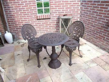 Bistro-set van gietijzer 2 stoelen en een tafel