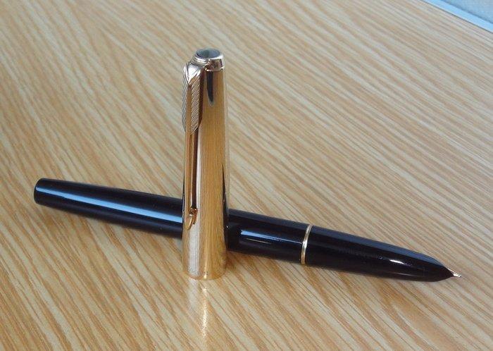 Parker - 51 Mark III Black & 1/10 12Ct Rolled gold cap GT, Verzamelen, Pennenverzamelingen