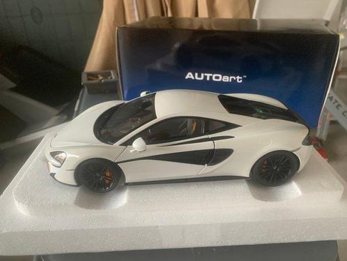 Autoart 1:18 - Modelauto - McLaren 570S, Hobby en Vrije tijd, Modelauto's | 1:5 tot 1:12