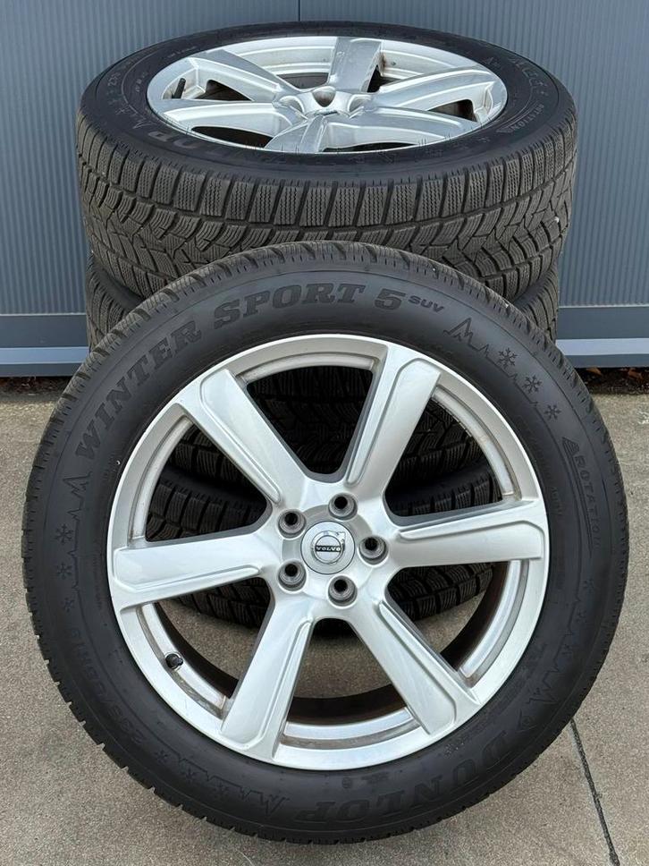 Originele Volvo Wintersets 235/55 R19, Auto-onderdelen, Banden en Velgen, 19 inch, Winterbanden, 235 mm, Personenwagen, Nieuw