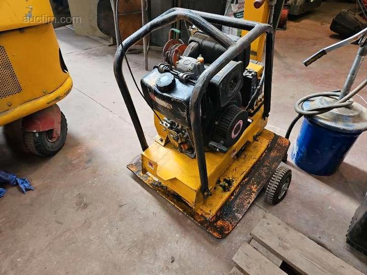 Diesel trilplaat NN, Doe-het-zelf en Bouw, Gereedschap | Overige machines, Ophalen